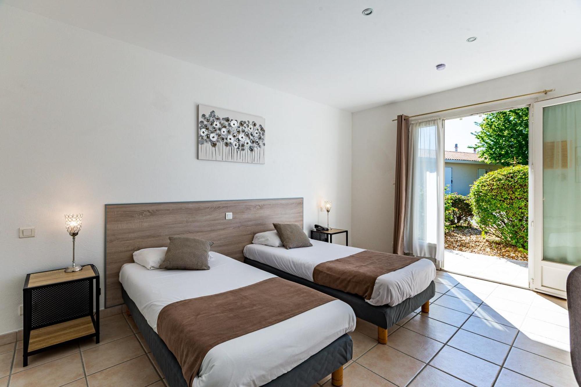 Logis Hotel L'Oliveraie Cognac Exterior photo