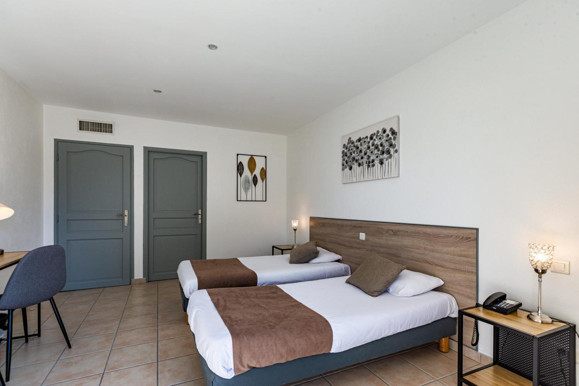 Logis Hotel L'Oliveraie Cognac Exterior photo