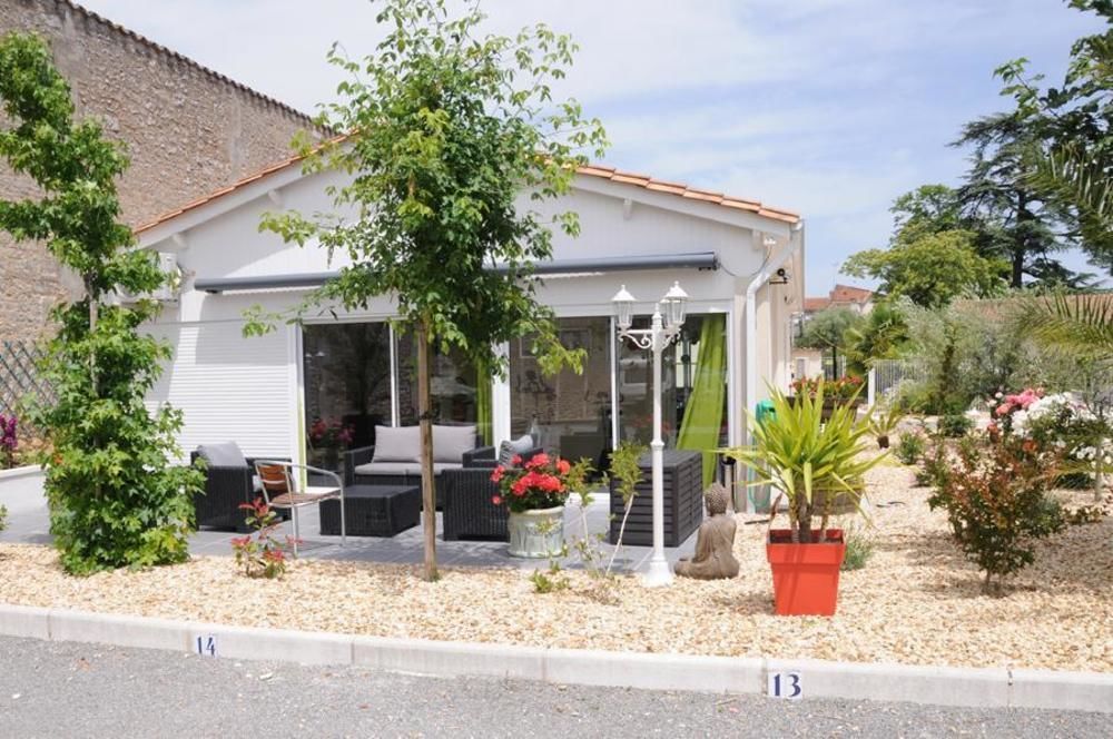 Logis Hotel L'Oliveraie Cognac Exterior photo